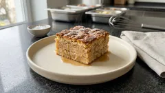 Sypaný jablečný koláč bez těsta: šťavnatý jako štrúdl a hotový raz dva