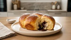 Nadýchané kynuté buchty s bílou a hořkou čokoládou – vláčné a krásně voňavé